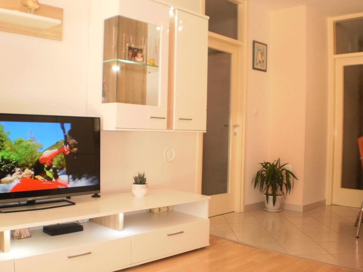 Apartment Lana Omiš Zewnętrze zdjęcie