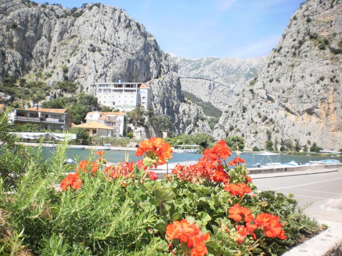 Apartment Lana Omiš Zewnętrze zdjęcie