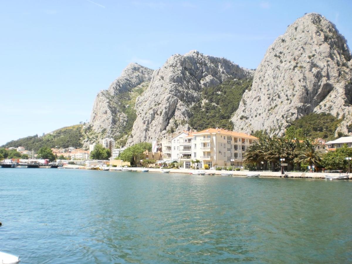 Apartment Lana Omiš Zewnętrze zdjęcie