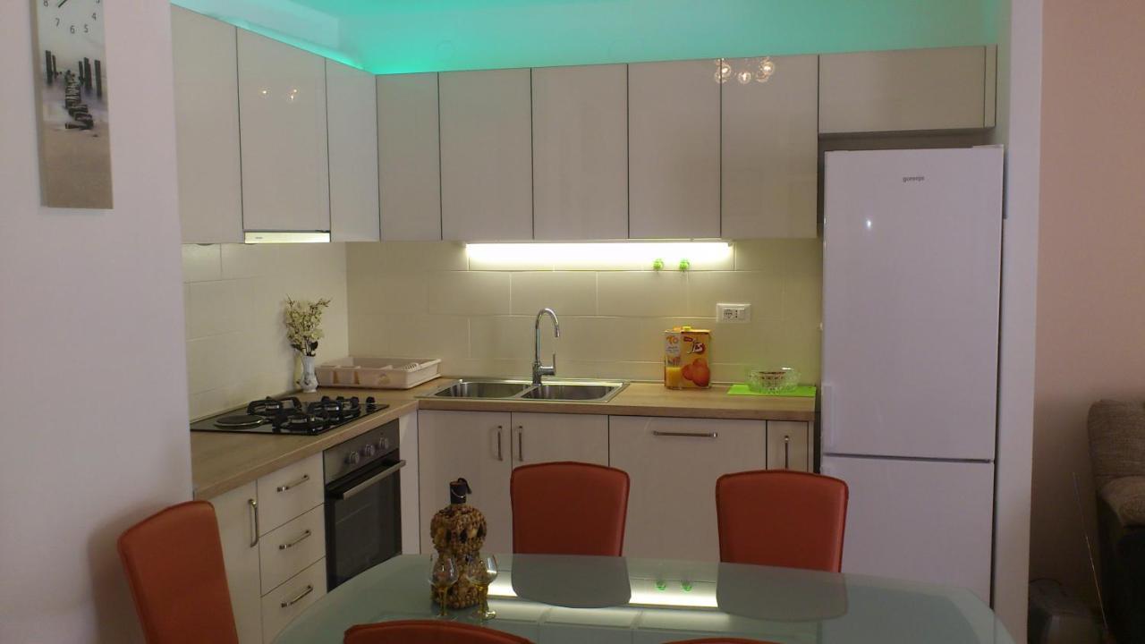 Apartment Lana Omiš Zewnętrze zdjęcie